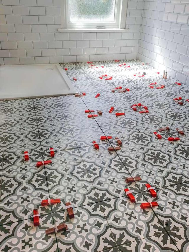 Floor tile installation Kent patterned tile style